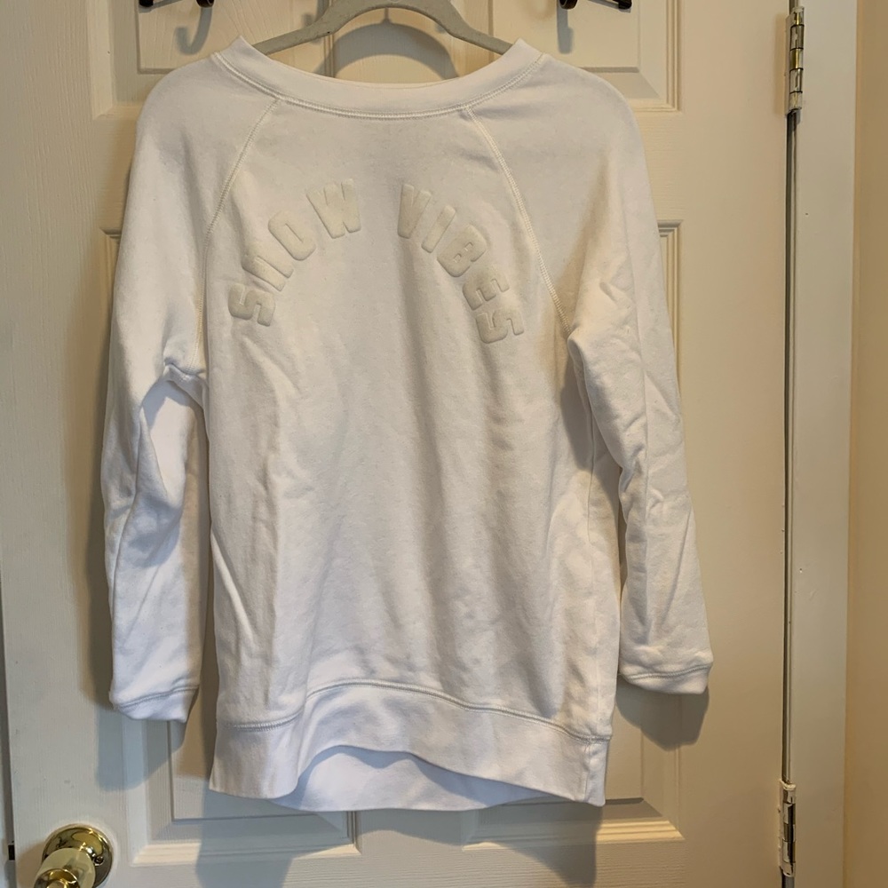 White crew neck sweatshirt
